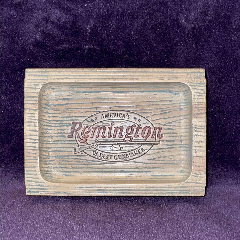 NWT Remington Rustic Wooden Soap Dish